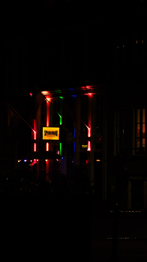 Amsterdam, nuit, street photo, photographie nocturne, casino, jeu, vie nocturne, Pays-Bas, boîte de nuit, boite de nuit gay amsterdam